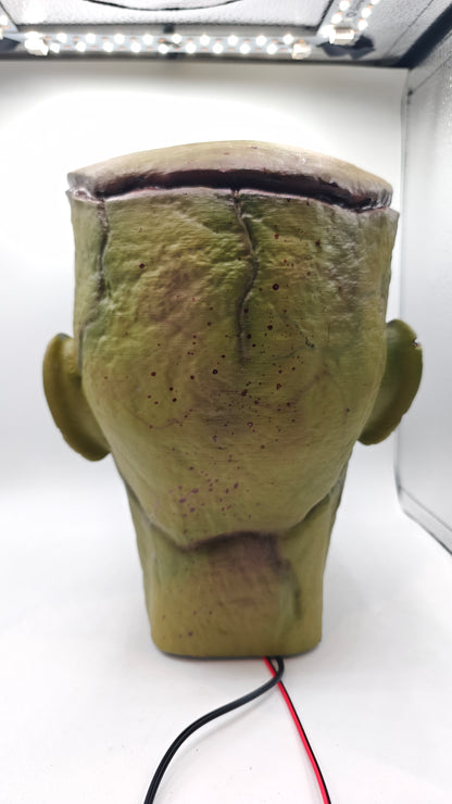 Bust 2 rear view and freestanding neck.